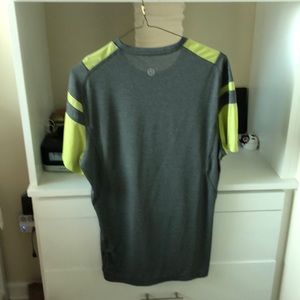 Lululemon men’s tee